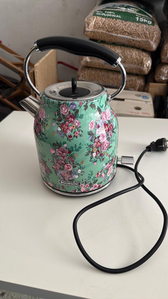 Bourgini waterkoker met bloemenprint, 1 tot 2 liter, Ophalen of Verzenden, Zo goed als nieuw