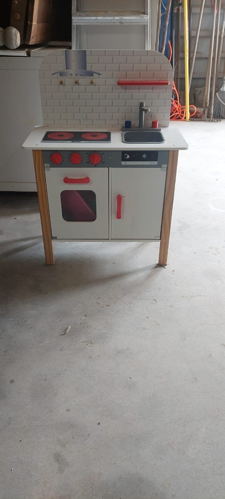 Gratis af te halen: Houten speelkeuken, Ophalen, Gebruikt, Hout, Speelkeuken