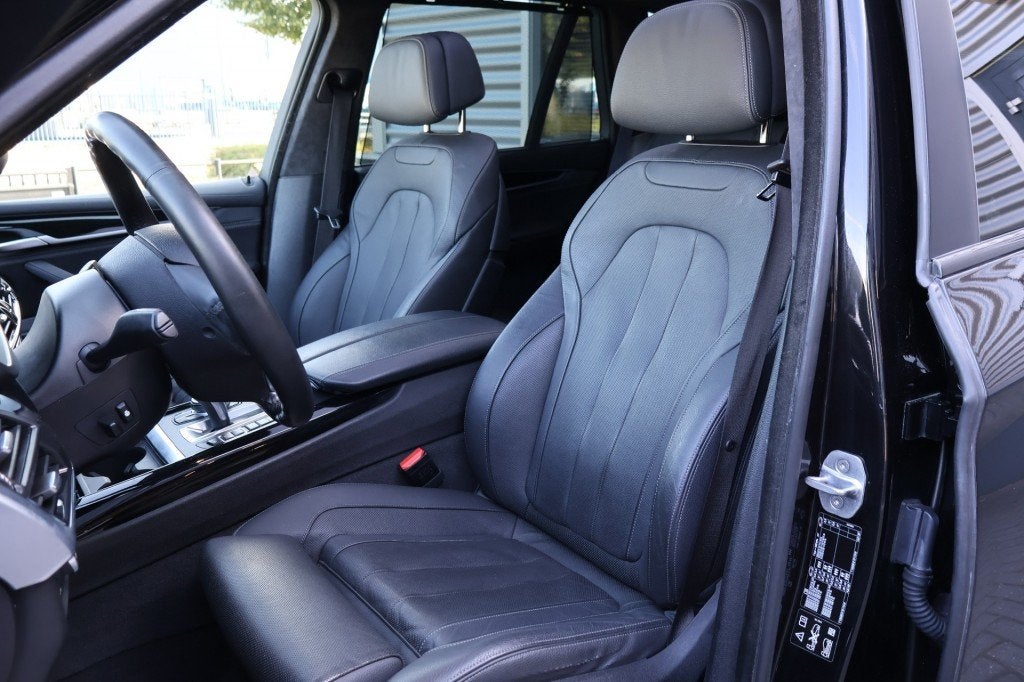 Bmw X5 xDrive 35i High Executive / Panodak /Leer/ Trekhaak w, Auto's, Automaat, 2005 kg, Gebruikt, Met garantie (alle)