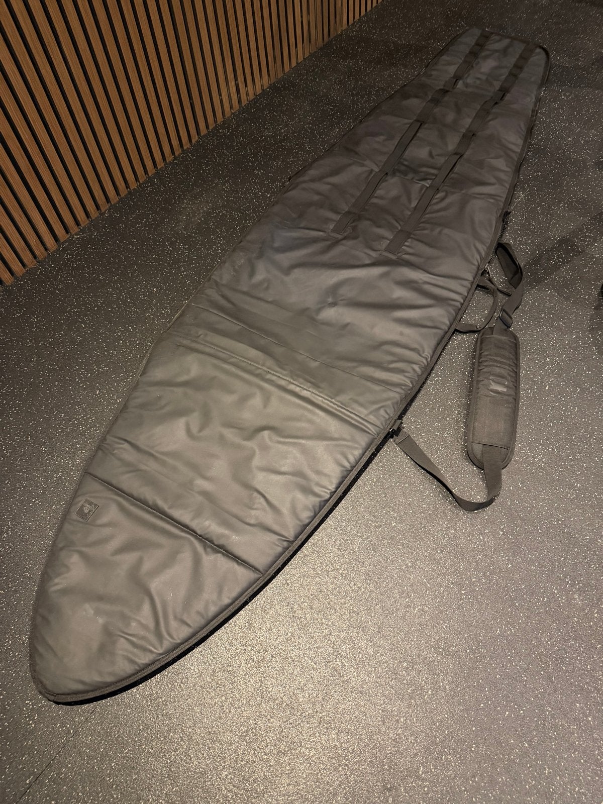 DB Surf Daybag Single Mid-Length 6'4" - 7'6" Surfboardtas, Ophalen, Zo goed als nieuw, Funboard, Met draagtas