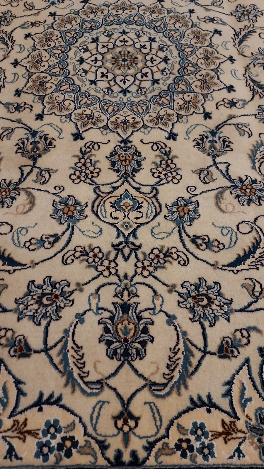 Prachtig Perzisch tapijt, crème met blauw Korting 55%, 150 tot 200 cm, Bruin, Ophalen of Verzenden, Klassiek Perzisch, Oosters, Elegant