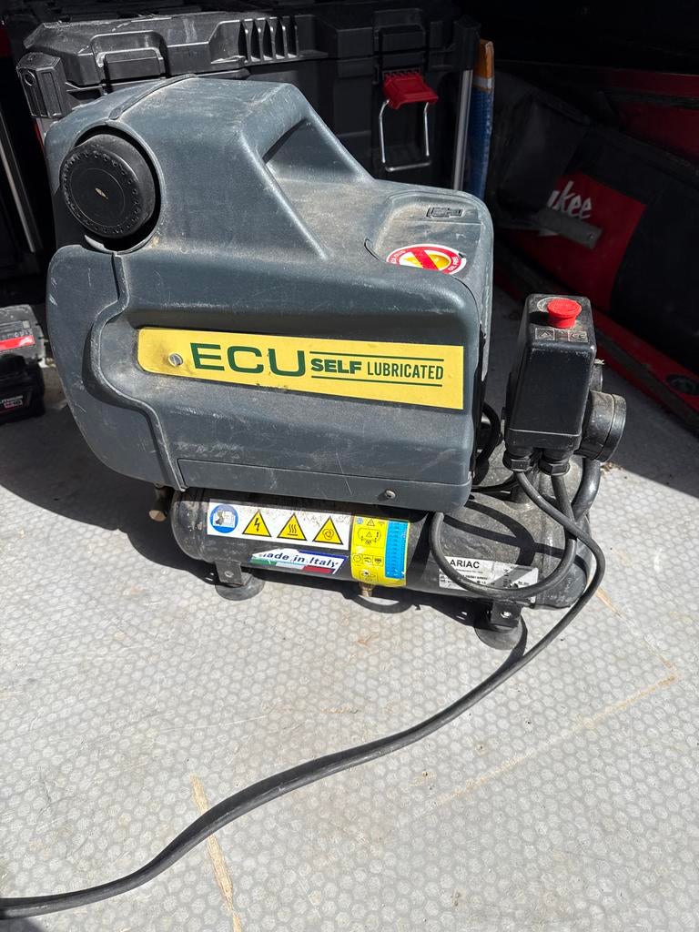 AARIAC ECU XSS 228 Compressor - 10 bar, 1.5 kW, Doe-het-zelf en Verbouw, Compressors, Ophalen, Gebruikt, 10 bar of meer, Minder dan 200 liter/min