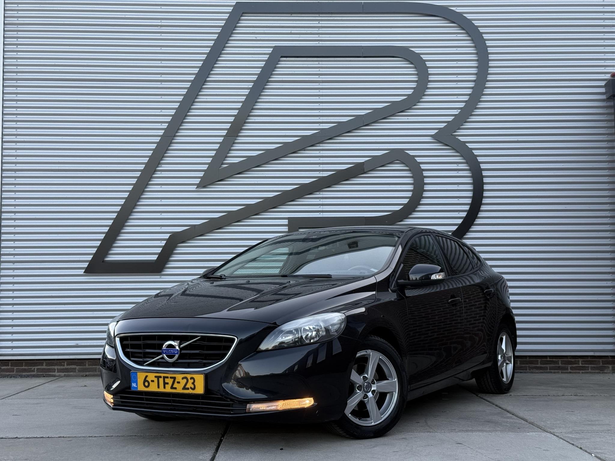 Volvo V40 1.6 D2 Kinetic Airco|Cruise|Elek ramen|Lm velgen|A, Auto's, Voorwielaandrijving, Euro 5, Stof, Gebruikt