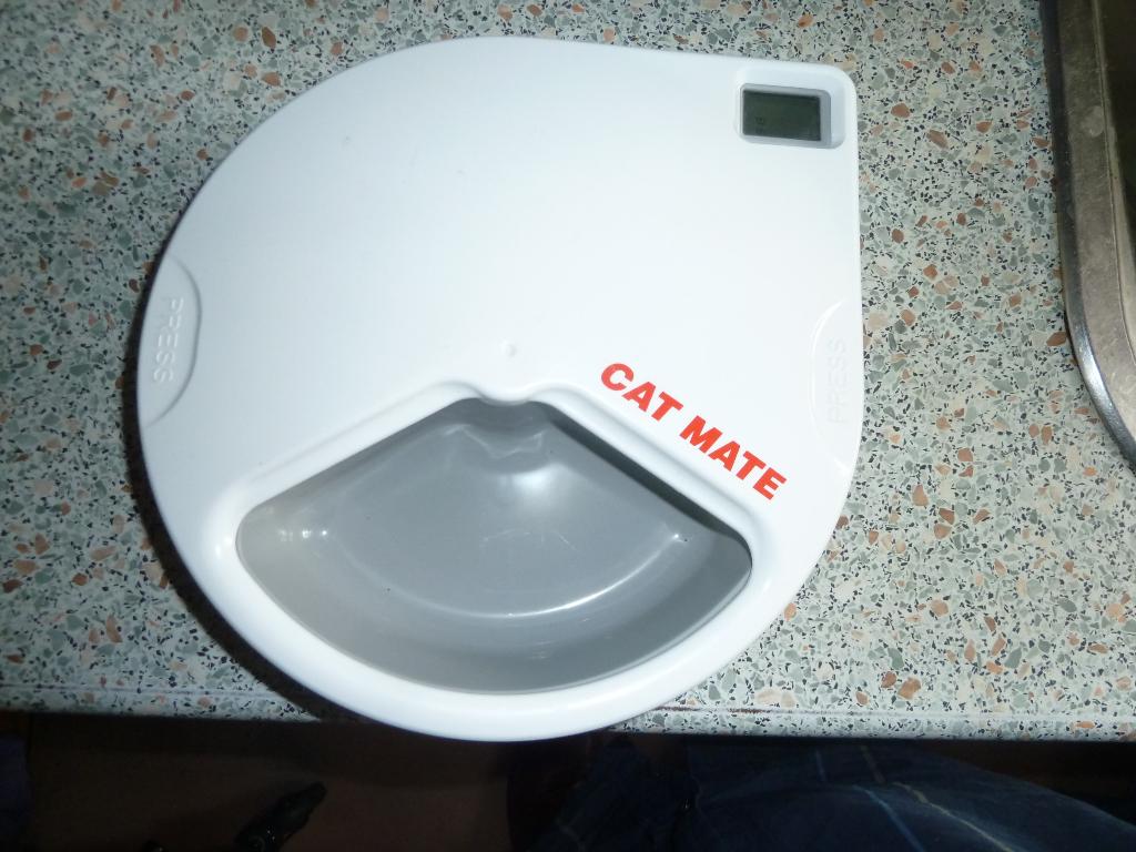 Catmate CM 300 voederautomaat, Ophalen of Verzenden, Automatisch, Zo goed als nieuw