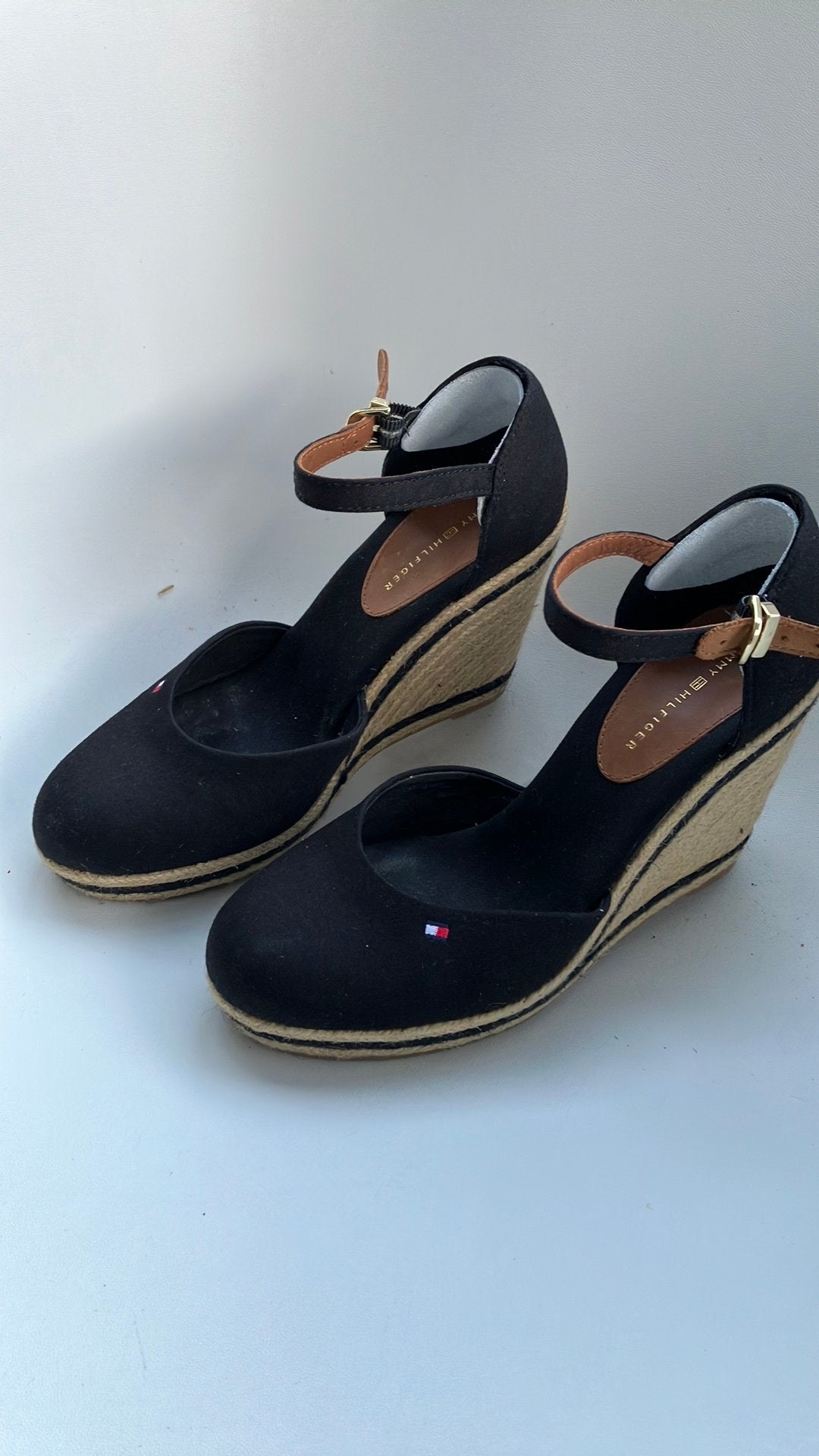 Tommy Hilfiger wedges espadrilles zwart NIEUW, Kleding | Dames, Ophalen of Verzenden, Nieuw, Zwart