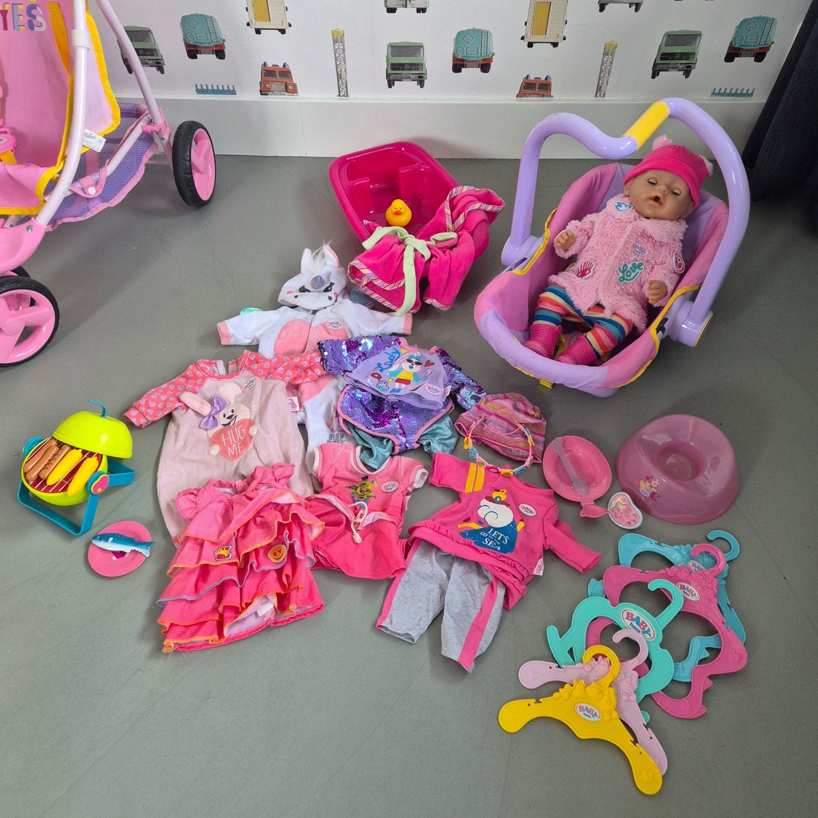 Baby Born pop met veel kleding en accessoires, Ophalen, Babypop