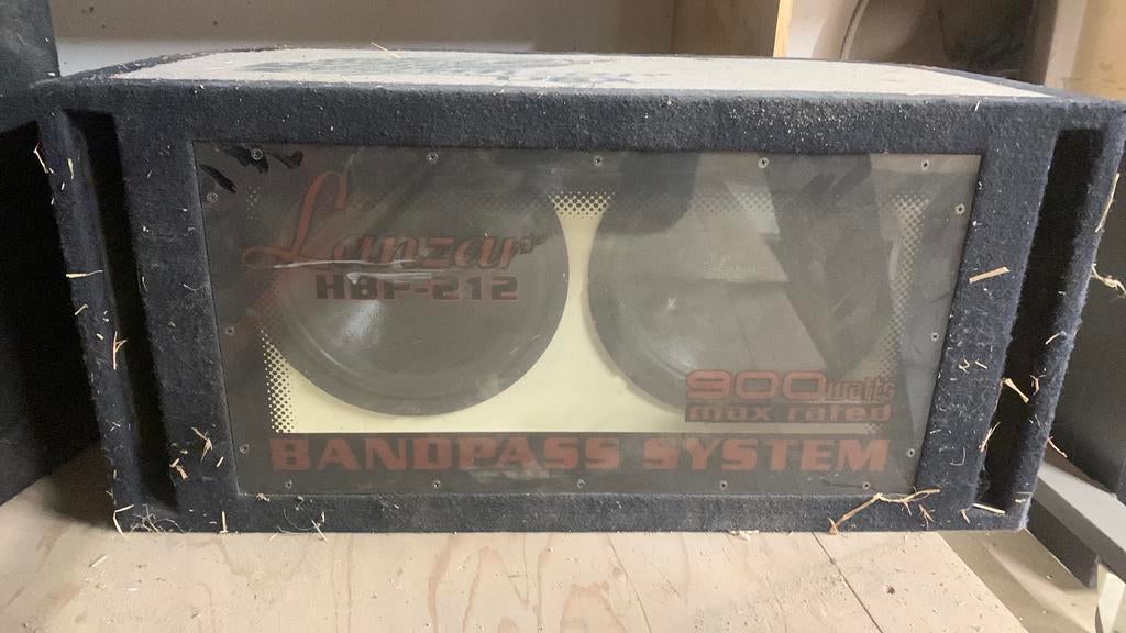 Auto basbox, Auto diversen, Autospeakers, Ophalen of Verzenden, Zo goed als nieuw