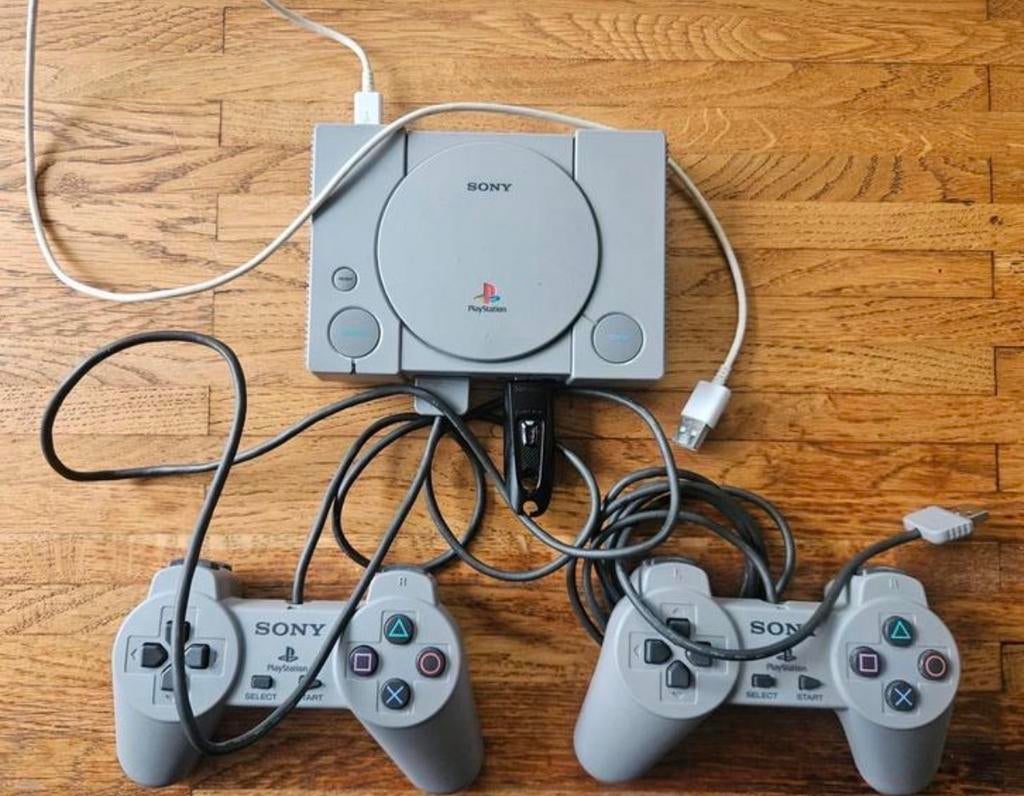Sony PlayStation classic met 2 controllers, Spelcomputers en Games, Spelcomputers | Sony PlayStation 1, Ophalen of Verzenden, Gebruikt