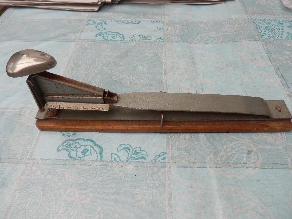 oude kantoor nietmachine, Ophalen of Verzenden