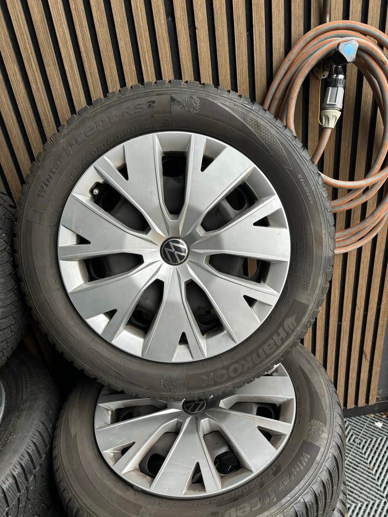VW Taigo 5x100 Winterset 195/60/16 Hankook zo goed als nieuw, Auto-onderdelen, Gebruikt, 16 inch, Banden en Velgen, Personenwagen