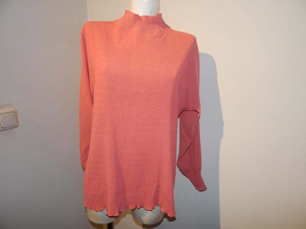 Studio Anneloes koraal kleur top fijne plooi voorkant stretc