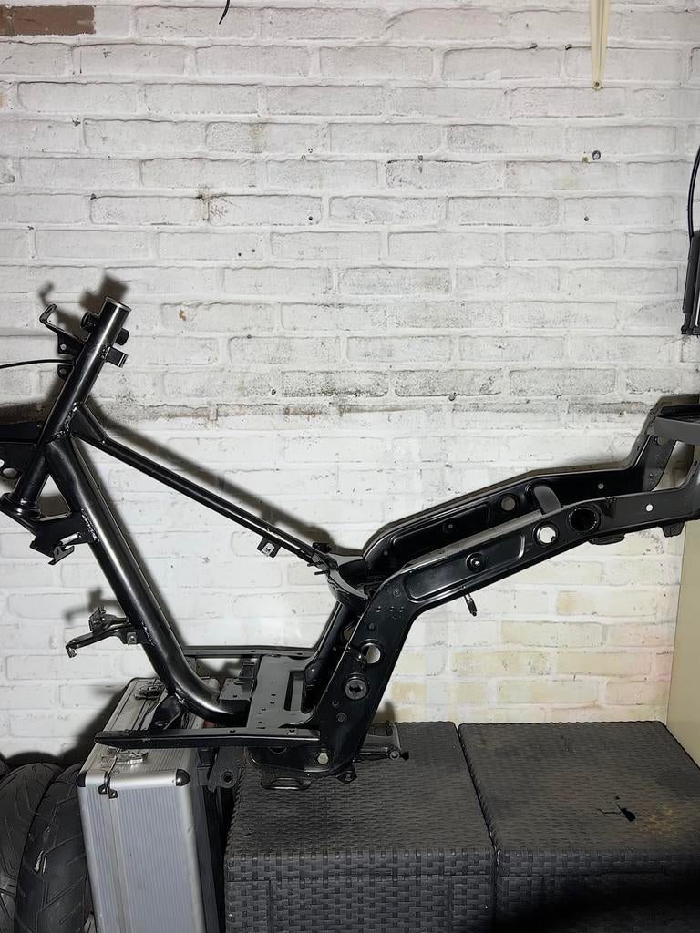 Gilera Runner Bromframe (1992) - Duitse papieren, Ophalen of Verzenden, Zo goed als nieuw, Frame, Piaggio