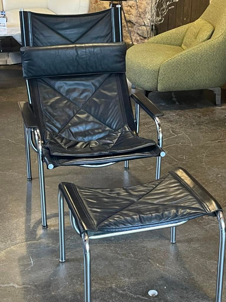 Strässle chair plus ottoman 1127, Huis en Inrichting, Ophalen