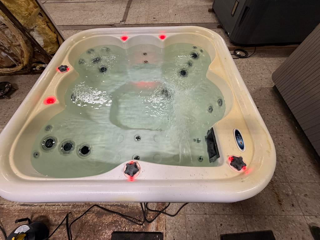 Jacuzzi Spa Koopje balboa weg=weg 200x200 Plug & Play, Ophalen, Gebruikt, Pomp, Vast