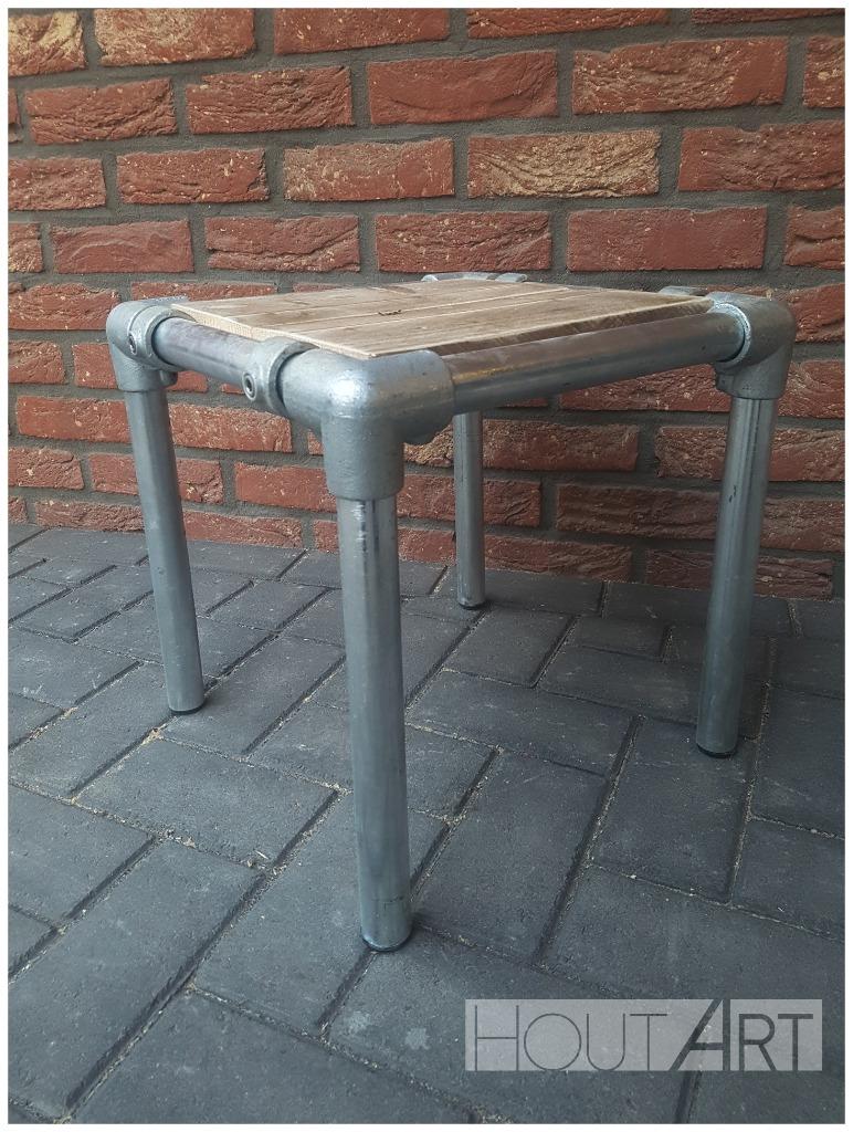 Nachtkastje steigerbuis met gebruikt steigerhout, Huis en Inrichting, Slaapkamer | Nachtkastjes, Minder dan 45 cm, Metaal of Aluminium