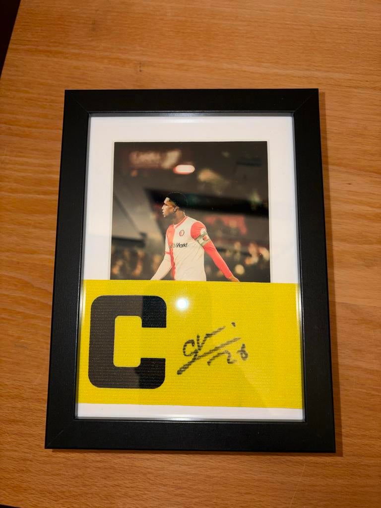 Givairo Read Gesigneerde Aanvoerdersband Feyenoord Ingelijst, Antiek en Kunst, Ophalen of Verzenden