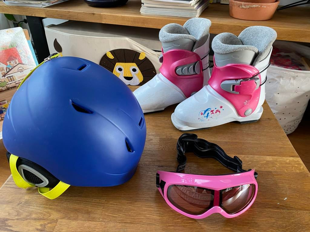 Ski Set Kinderen 3-4 jaar: Schoenen, Helm, Bril, Sport en Fitness, Skiën en Langlaufen, Gebruikt, Schoenen, Skiën, Overige merken