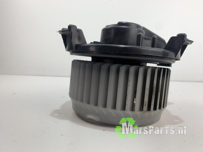 Kachel Ventilatiemotor van een Suzuki Swift, Gebruikt, -, -, Ophalen of Verzenden
