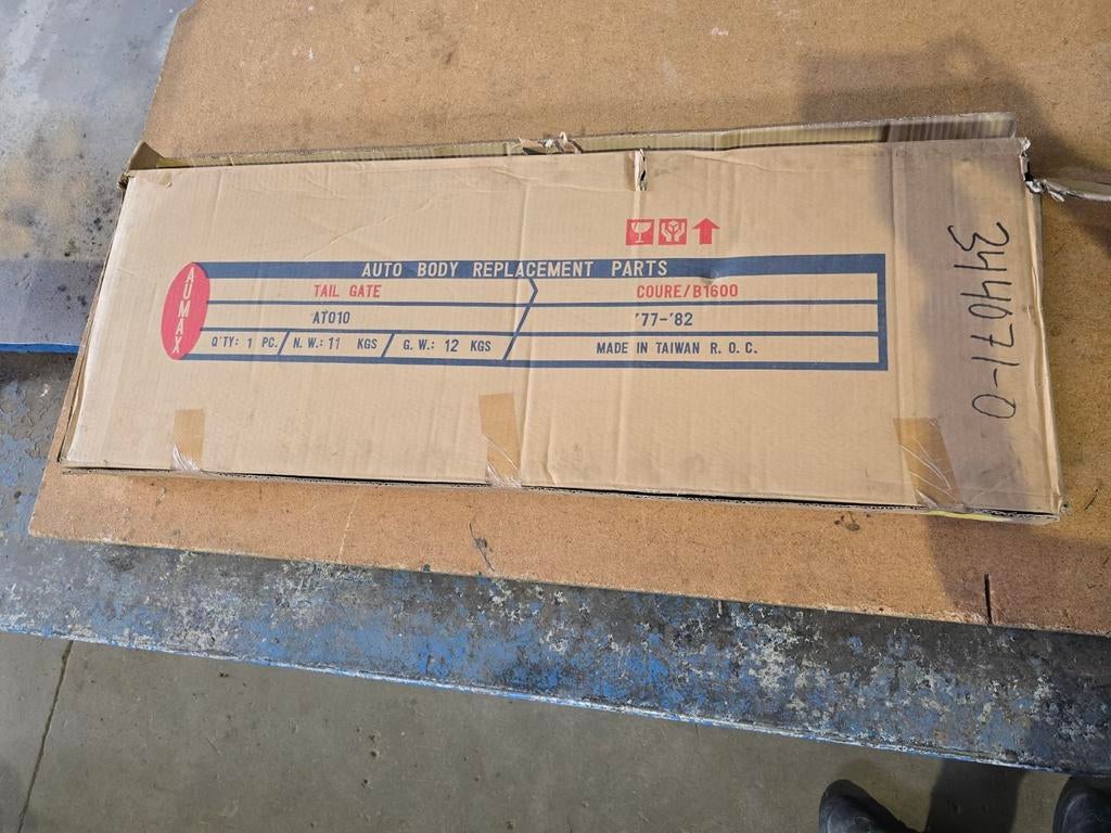 Mazda B1600 77/82 achter klep nieuw, Ophalen, Achterklep, Nieuw, Mazda