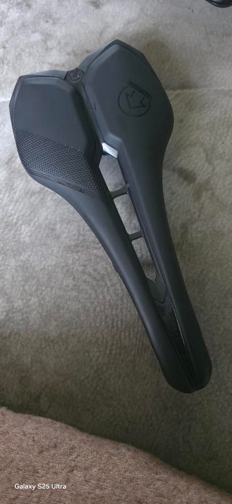 PRO Falcon Performance Zadel - 142mm - ZGAN, Ophalen of Verzenden, Nieuw, Zadel, PRO