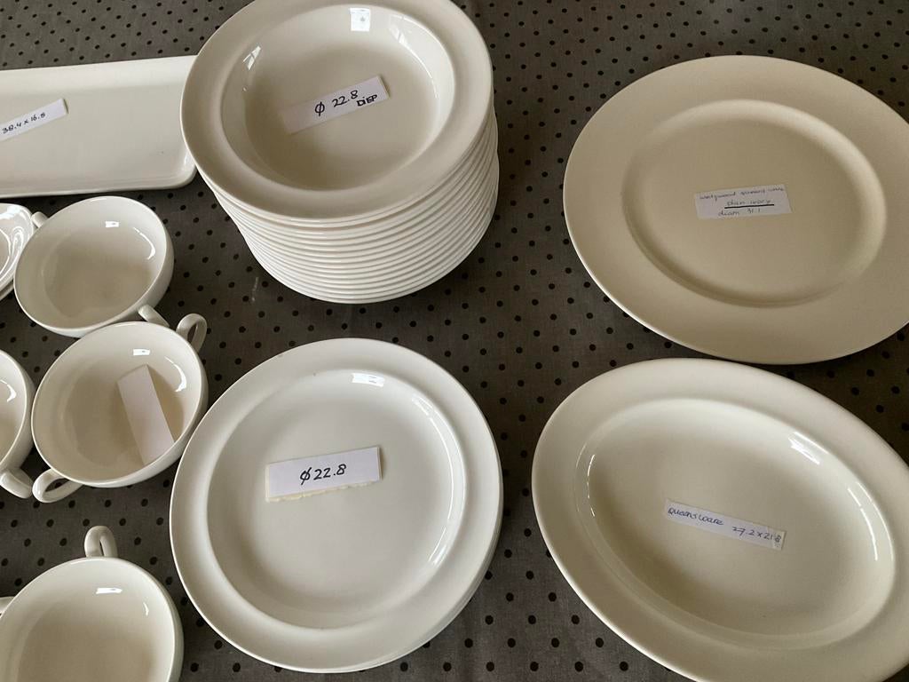 Wedgwood Queens ware traditional /plain/DIEPE BORDEN, Ophalen of Verzenden, Gebruikt, Porselein, Wedgwood