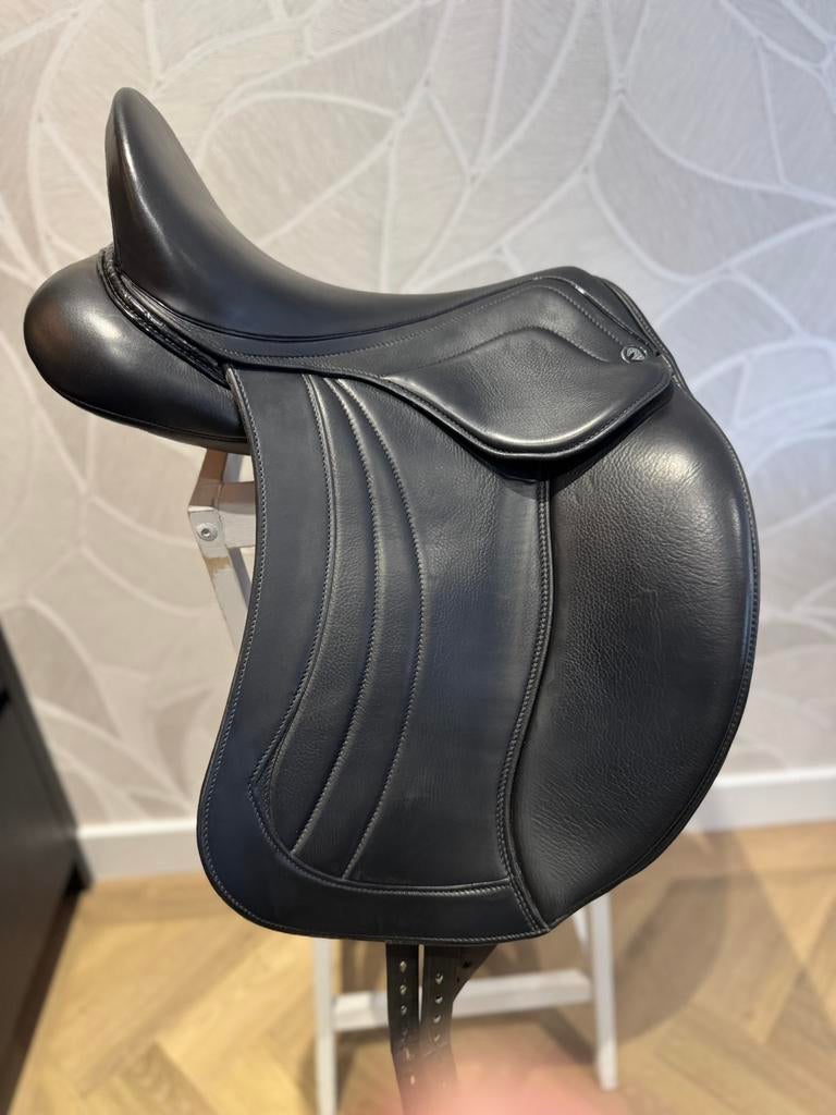 Supergaaf Duits 17,5 inch dressuurzadel van  Morgenroth, Ophalen of Verzenden, Zo goed als nieuw, Dressuur