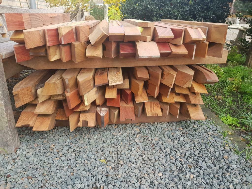Hardhouten paaltjes, Tuin en Terras, Ophalen, Palen, Zo goed als nieuw, Hardhout