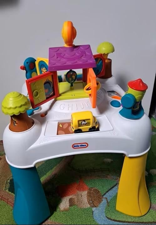 Little Tikes Speeltafel - Zo Goed Als Nieuw!, Kinderen en Baby's, Speelgoed | Speeltafels, Zo goed als nieuw, Ophalen