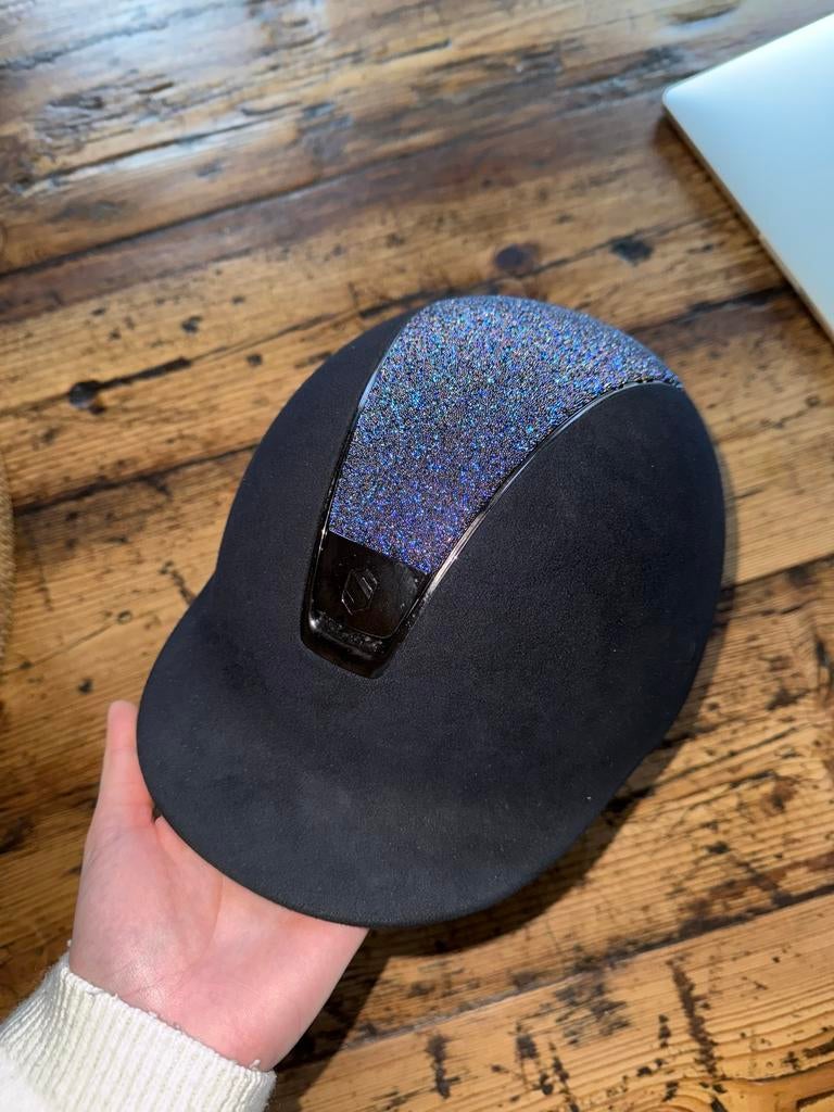 Samshield blauw alcantra swarovski, Dieren en Toebehoren, Paardrijkleding, Ophalen of Verzenden, Zo goed als nieuw, Dressuur, Cap
