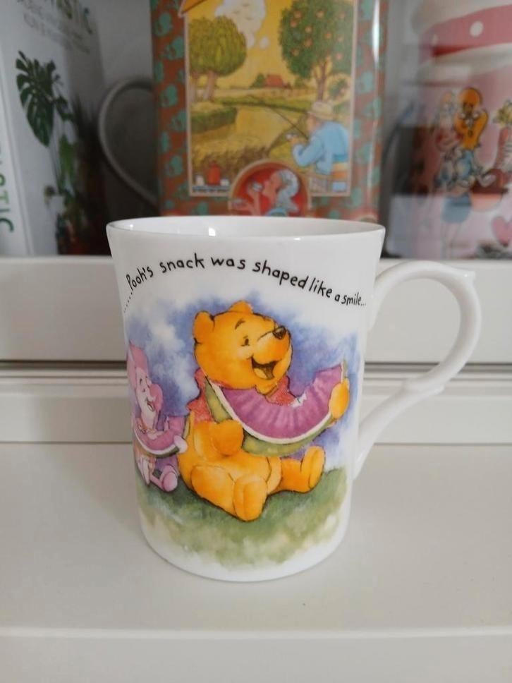 Theekop Disney Winnie the Pooh Kingsbury play away Pooh, Ophalen of Verzenden, Zo goed als nieuw, Overige stijlen, Kop(pen) en/of Schotel(s)