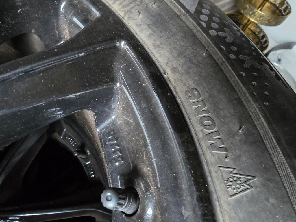 Winterbanden met Velgen 215/65 R17, Ophalen, Banden en Velgen, 17 inch, Winterbanden