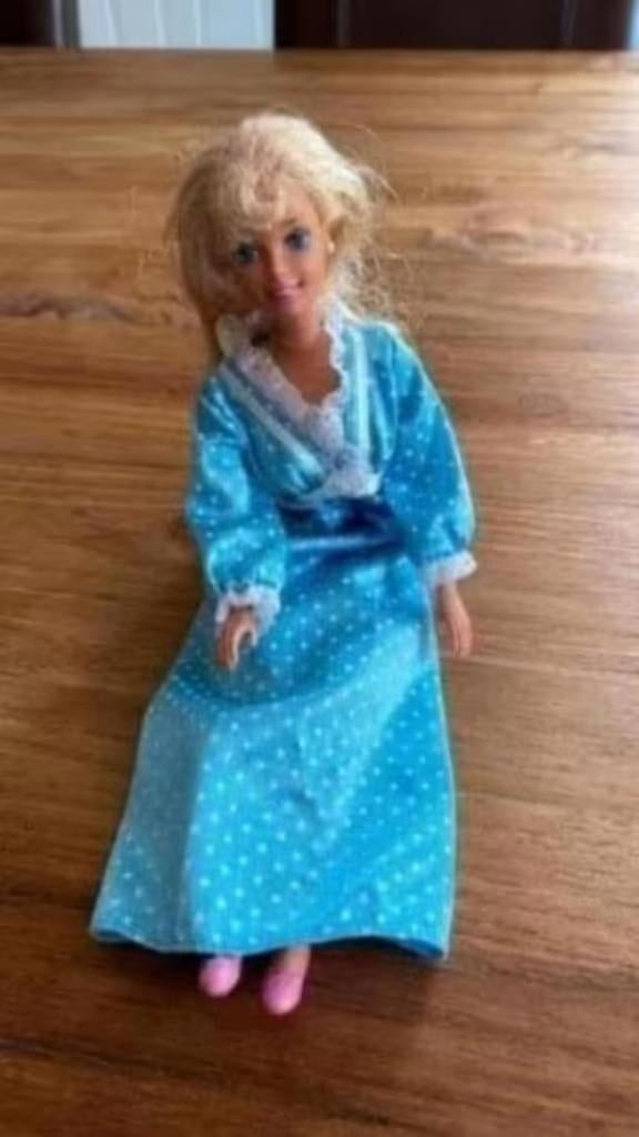 Barbie mattel Inc 1966 Indonesia, Verzamelen, Ophalen of Verzenden, Gebruikt, Pop