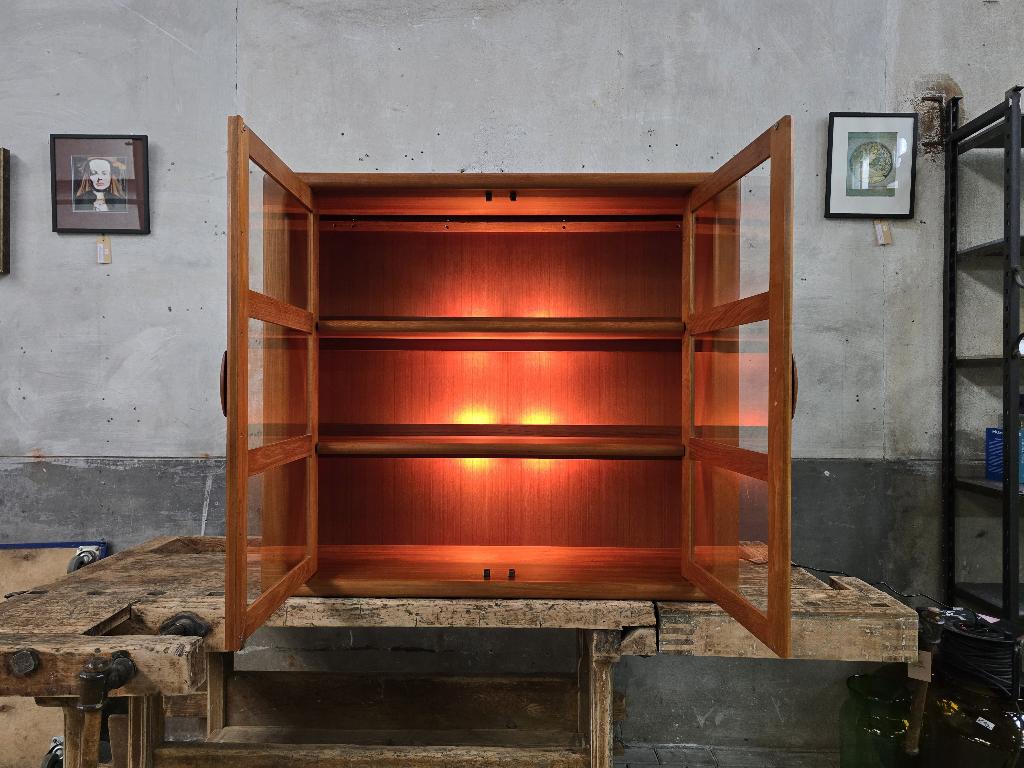 Dyrlund Deens '80 Design Hang Vitrine Kast Teak Hangvitrine, Grenenhout, 100 tot 150 cm, 100 tot 150 cm, Ophalen of Verzenden