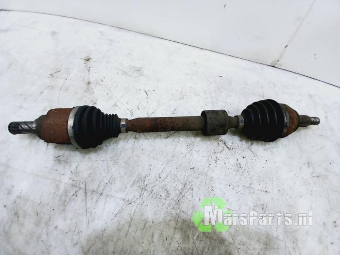 Aandrijfas links-voor van een Renault Scenic