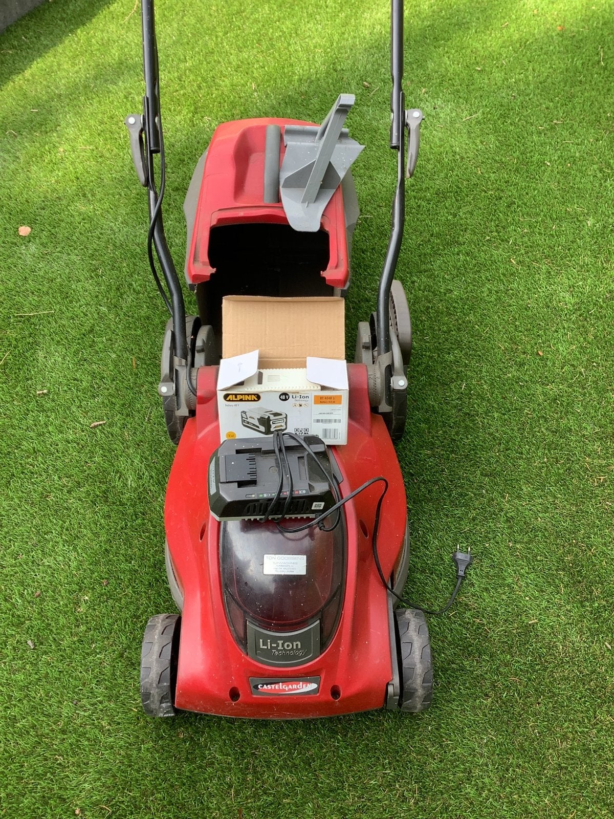 Castelgarden EL 380 Li 48 Accu-grasmaaier met lader, Ophalen, Cirkelmaaier, Gebruikt, Accu-grasmaaier