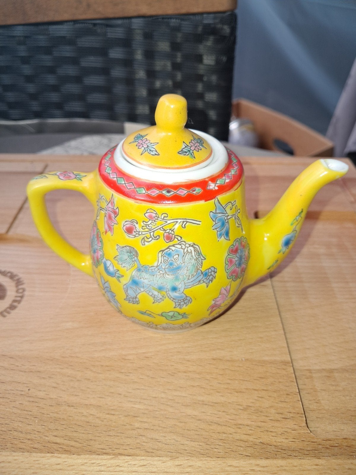 Vintage Chinese Miniatuur Theepot – Geel Porselein met Foo, Ophalen of Verzenden