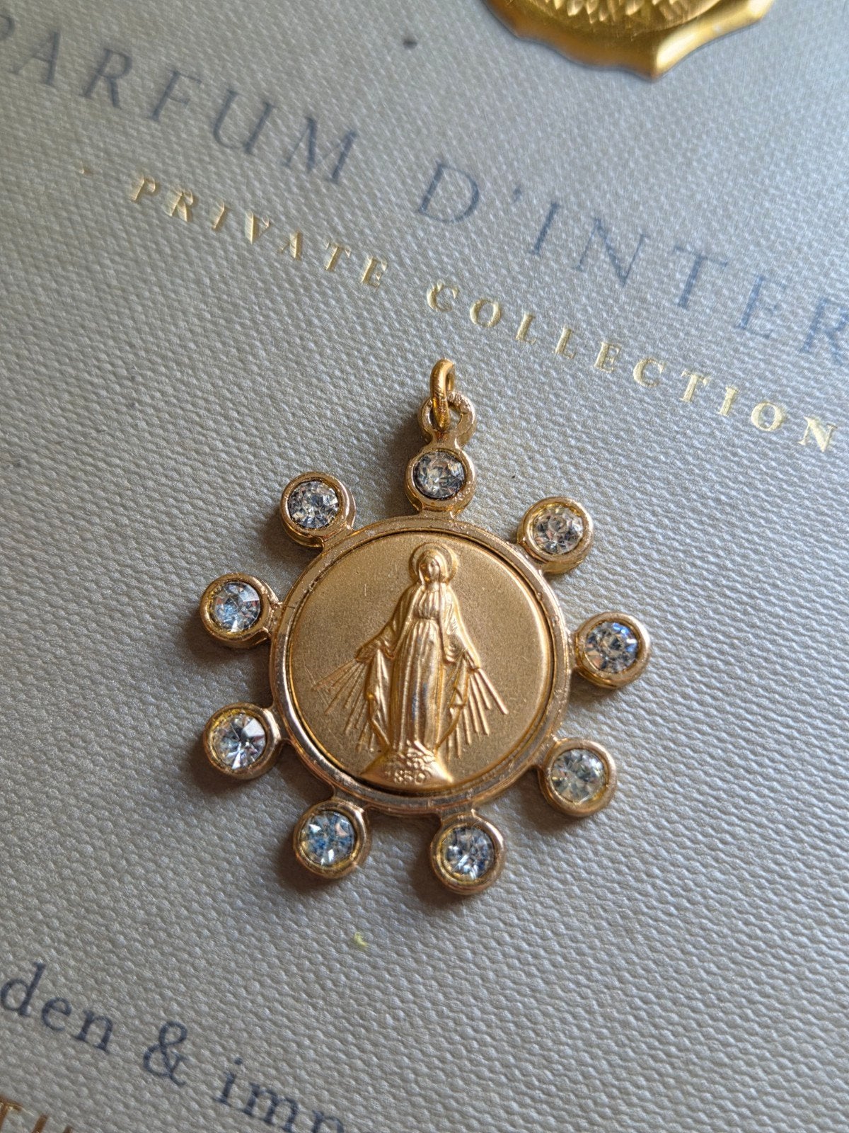 Vintage Maria Kettinghanger - 3.5 cm, Overige materialen, Gebruikt, Ophalen of Verzenden, Kruis of Symbool