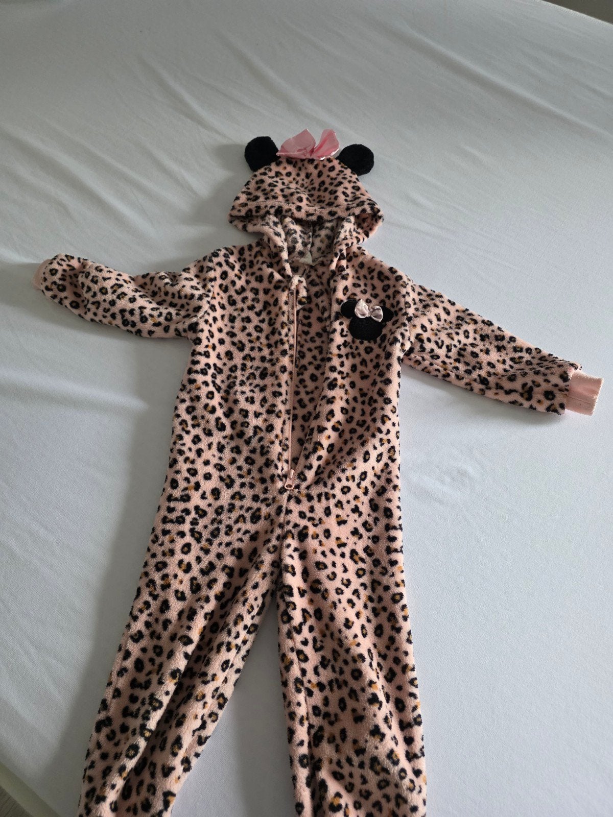 Minnie Mouse Onesie Panterprint Maat 104/110, Disney, Nacht- of Onderkleding, Gebruikt, Meisje