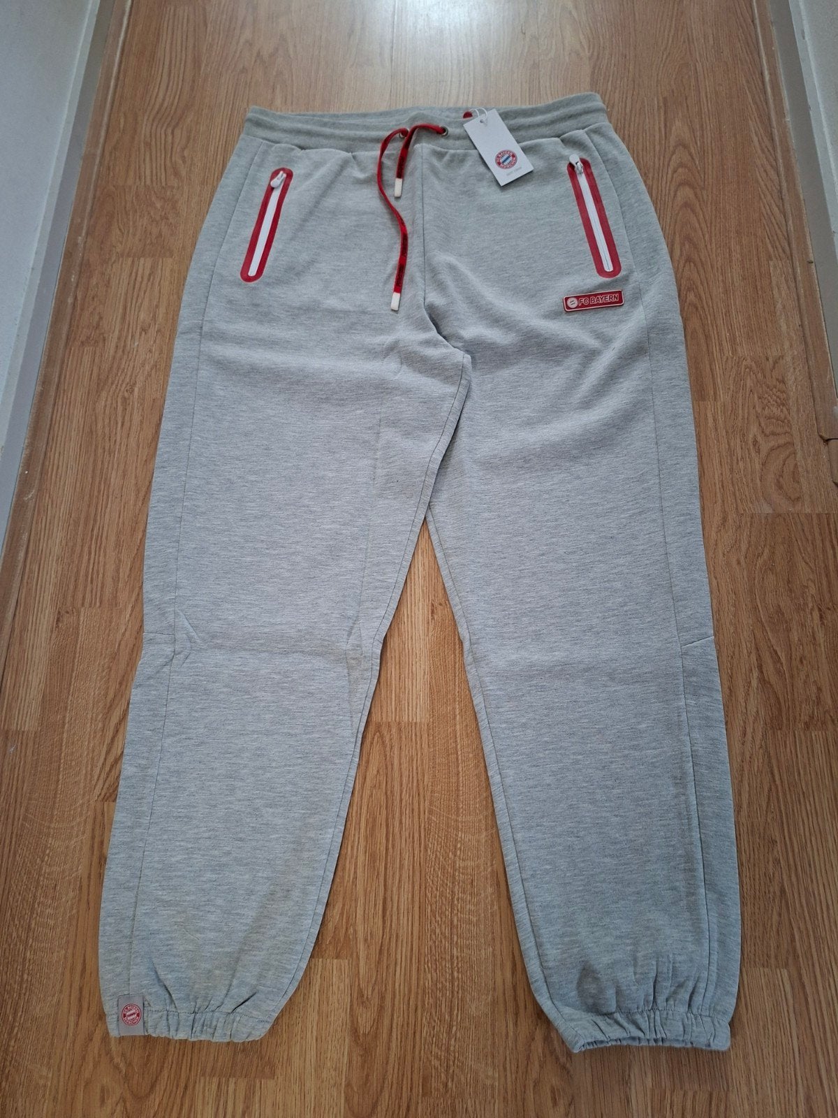 BAYERN MÜNCHEN SWEATPANTS XL NIEUW, Ophalen of Verzenden, Nieuw, Buitenlandse clubs, Vaantje of Sjaal