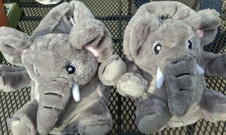 Nieuwe olifant pantoffels maat 40/41, Ophalen of Verzenden, Nieuw, Grijs, Pantoffels of Sloffen