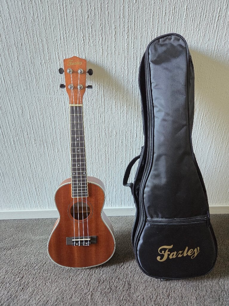 Fazley K23-W concert ukelele naturel + tas, Ophalen of Verzenden, Zo goed als nieuw, Overige typen, Met koffer