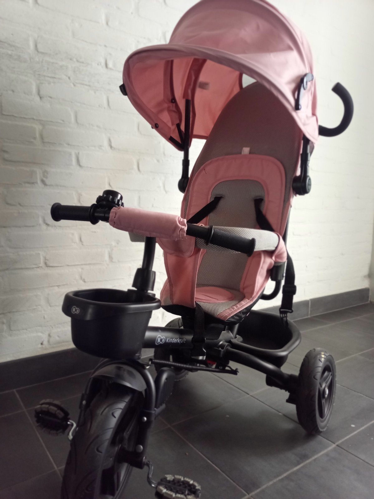 Kinderkraft driewieler roze met duwstang, Fietsen en Brommers, Ophalen, Zo goed als nieuw, Kinderkraft, Duwstang