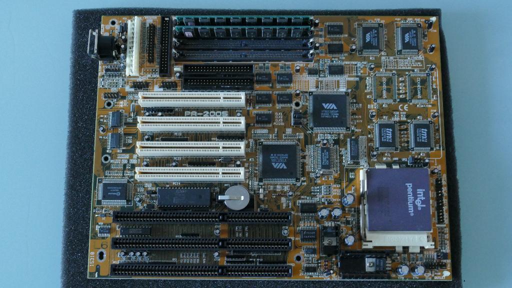 FIC PA-2005 | Pentium 166 MHz | Moederbord | 32 MB, Computers en Software, Vintage Computers, Ophalen of Verzenden