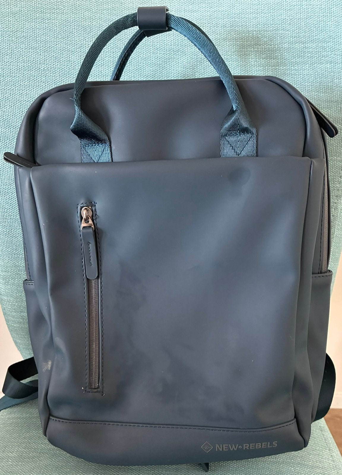 NEW REBELS rugtas - Blauw met  Laptop vak EN 6 ritsvakken, Ophalen of Verzenden, Gebruikt, Overige merken