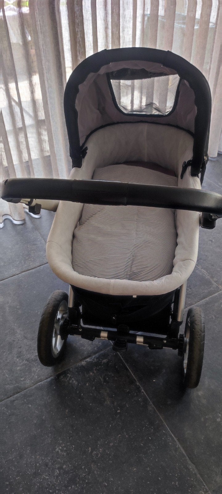 Nette zwarte mutsy transit kinderwagen met reiswieg, Gebruikt, Mutsy, Met reiswieg, Ophalen