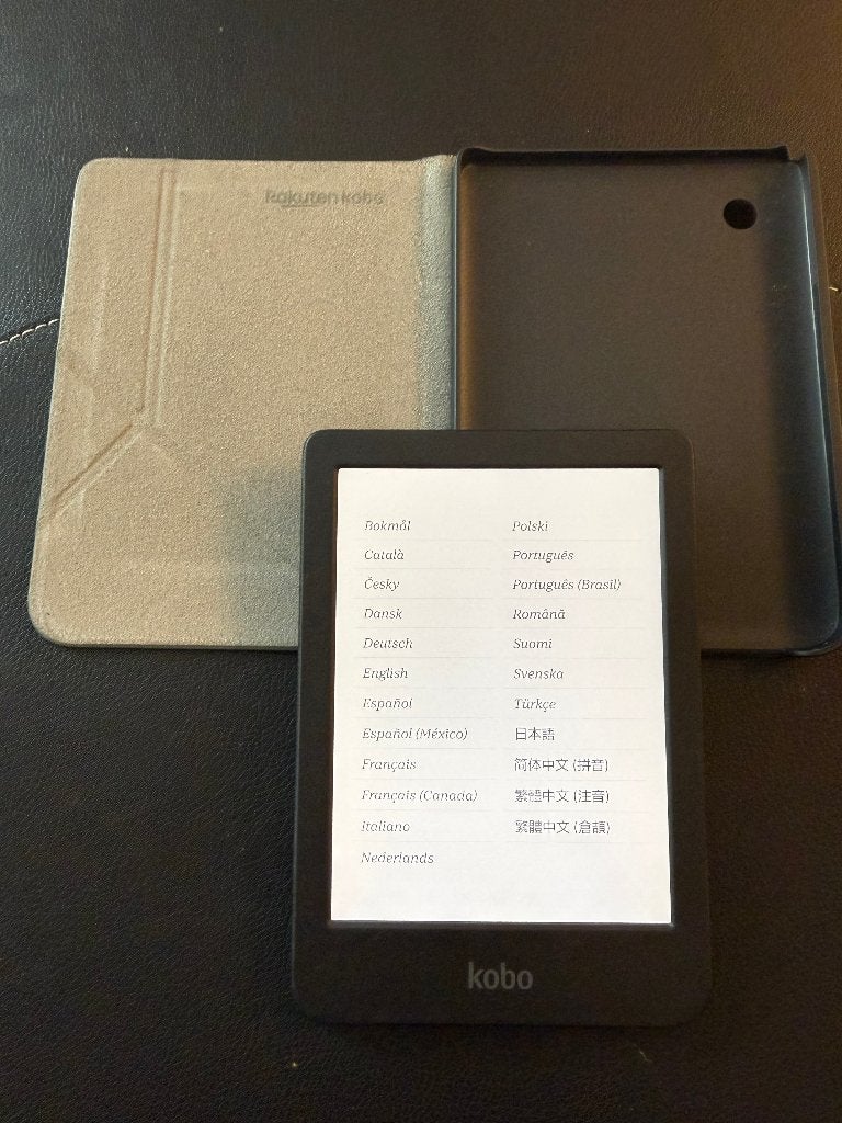 E-Reader KOBO CLARA Colour 16GB model N367 + Cover, Gebruikt, 6 inch of minder, Kobo, Ophalen of Verzenden