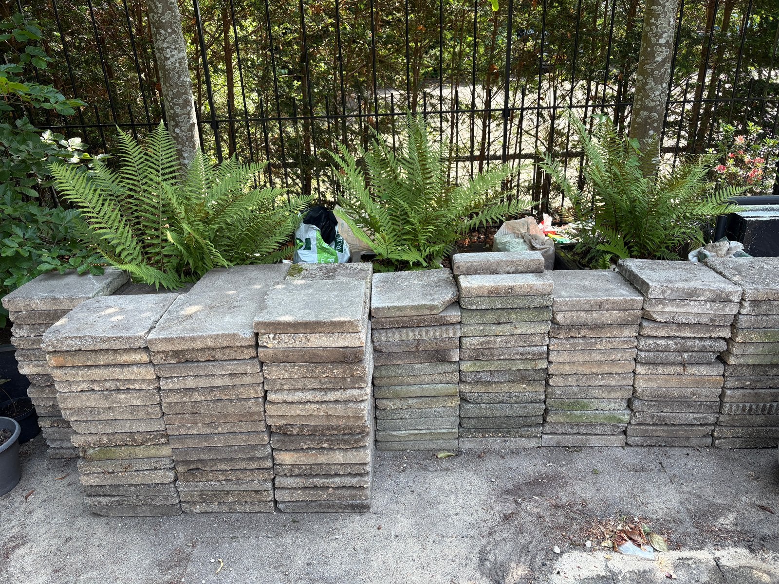 Stoeptegels 30x30 gratis ca 150 stuks, Ophalen, Gebruikt, Beton, Terrastegels