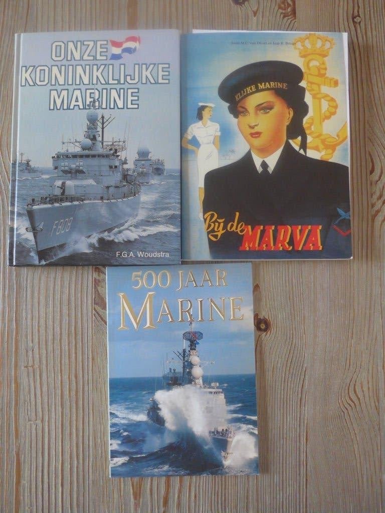 Koninklijke Marine boekjes 3x, Verzamelen, Ophalen of Verzenden, Zo goed als nieuw, Motorboot, Boek of Tijdschrift