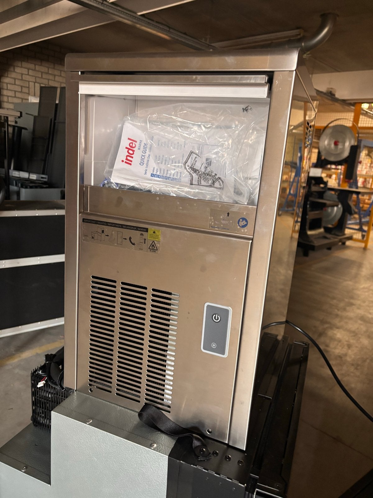 Isotherm Icedrink Clear IJsmachine - Z.G.A.N., Zakelijke goederen, Ophalen of Verzenden, Gebruikt, Koelen en Vriezen