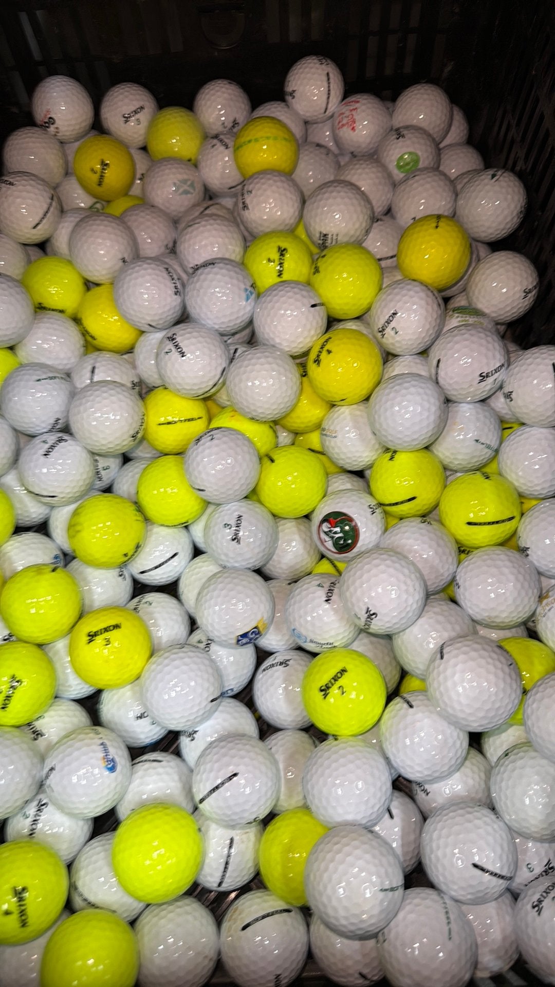 100 Srixon Softfeel AAA, Sport en Fitness, Ophalen of Verzenden, Zo goed als nieuw, Bal(len)